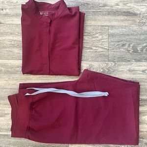 Figs BURGUNDY scrub set